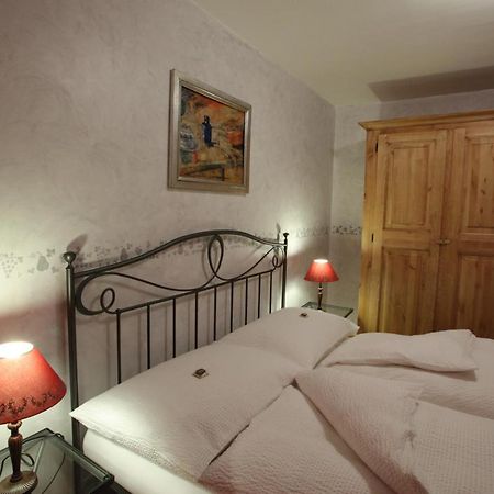 Auberge Communale De La Couronne Yvorne Eksteriør billede